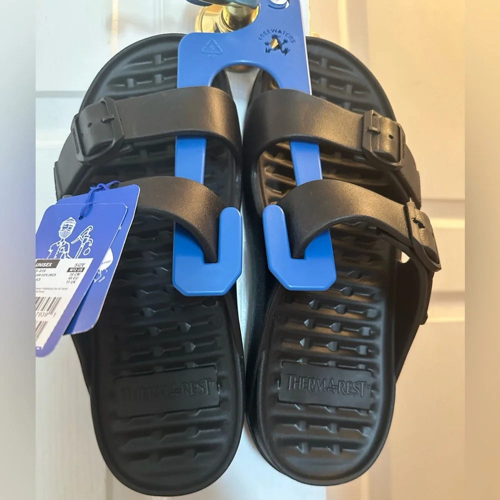 Mens Free Waters slides. NWTs. Size 12 - Picture 2 of 5